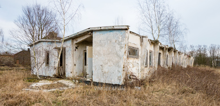 KRÖLBAU Mittelschiffreihung mit Korridor: Mitte der 1970er Jahre als Arbeiterwohnheim für einen Chemiebetrieb in Sachsen-Anhalt errichtet. Aufnahmedatum: 17.03.2015 © Thomas Kemnitz Bild 9733
