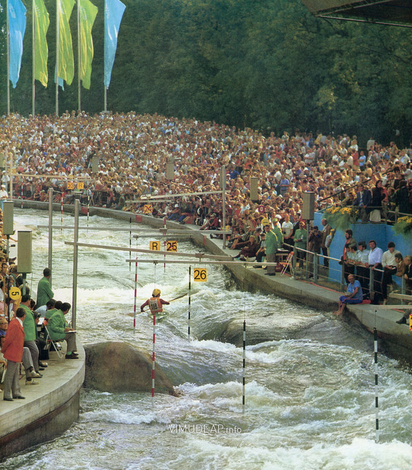 Bild 7957 Kanu-Trainings-Strecke. Nachbau des Augsburger Eiskanals, Olympische Spiele München 1972