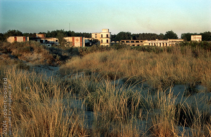 Panorama. Blick vom Strand auf den zentralen Bereich der Colonia