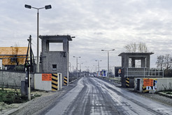 Grenzübergangsstelle mit erstem Kontrollpunkt an der Waltersdorfer Chaussee in Schönefeld (Bezirk Potsdam / DDR), 01.11.1990 Bild 6748