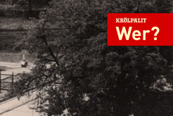 Erster Screen des Abschnitts »Wer?«. Im Teil Wer? wird dargelegt, wer die Gebäude auf der unbekannten Fotografie baute und nutzte. Der Ort und die Funktion der Gebäude werden unter den Überschriften Wo? und Was? vorgestellt. © 2026 Thomas Kemnitz Bild 9873
