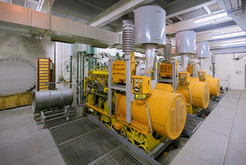 Bild 6913: Unterkunfts- und Hilfsbereich: Netzersatzanlage (NEA) mit 3 Dieselgeneratoren.  Komplexlager 12 / Malachit Halberstadt